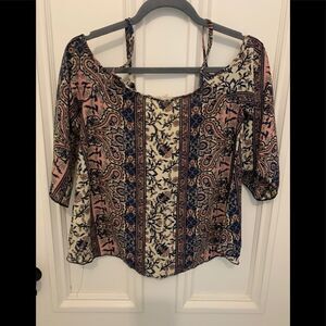Nabee cold shoulder blue/cream floral top small
